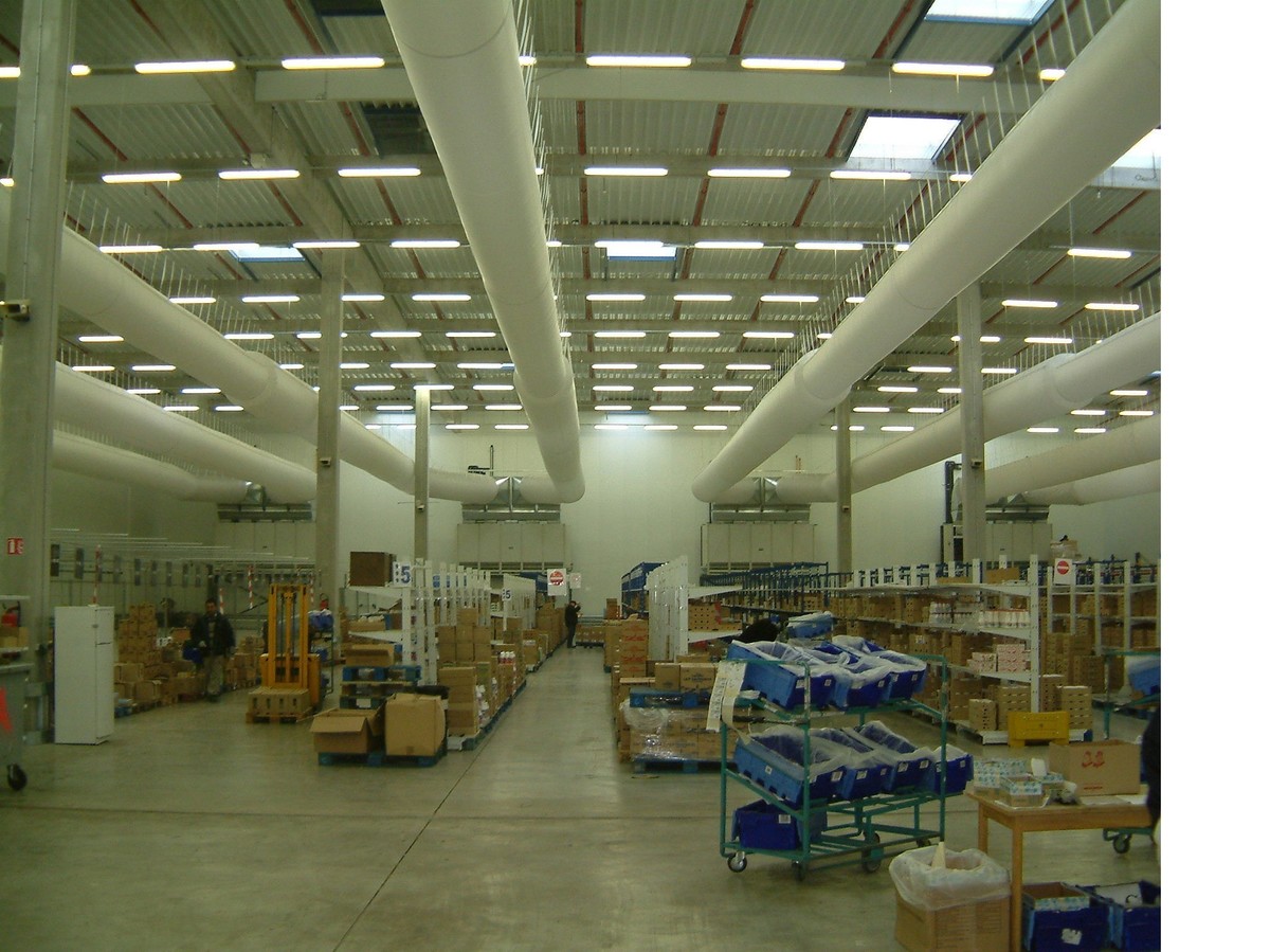 CARREFOUR - Royssy-en-France - Paris - France. On-line Supermarket - fresh packed food - CHIL 5000 centrifugal unit coolers